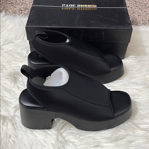 Cape Robbin Shoes - NEW In Box Cape Robbin Black Arabia Platform Work Sandal Size 7 From Amazon